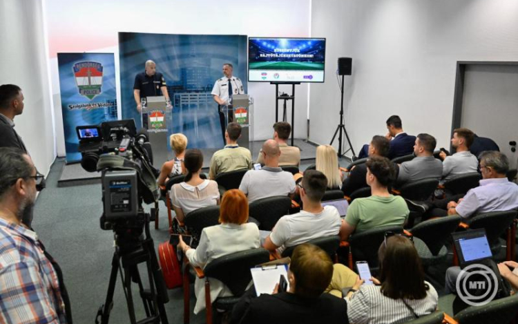 BL-döntő - Közel 4 ezer rendőr biztosítja a Bajnokok Ligája budapesti döntőjét