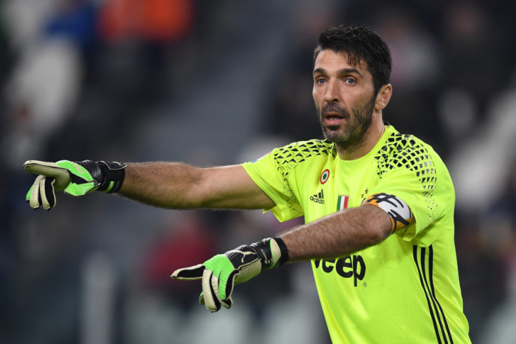 Buffon 40-en túl a következő szezonban is játszani szeretne