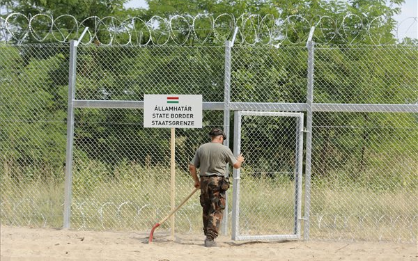 Illegális bevándorlás: jelentősen megerősítették a határvédelmet