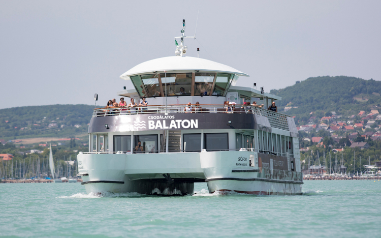 Rekord sokan hajóztak idén a Balatonon