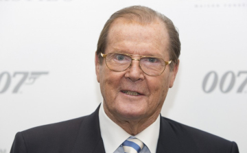 Meghalt Roger Moore brit színész