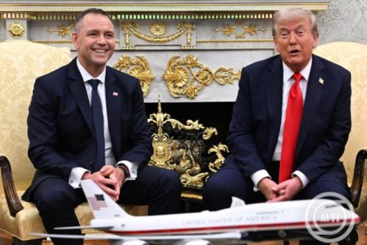 Donald Trump: az amerikai katonák Lengyelországban maradnak